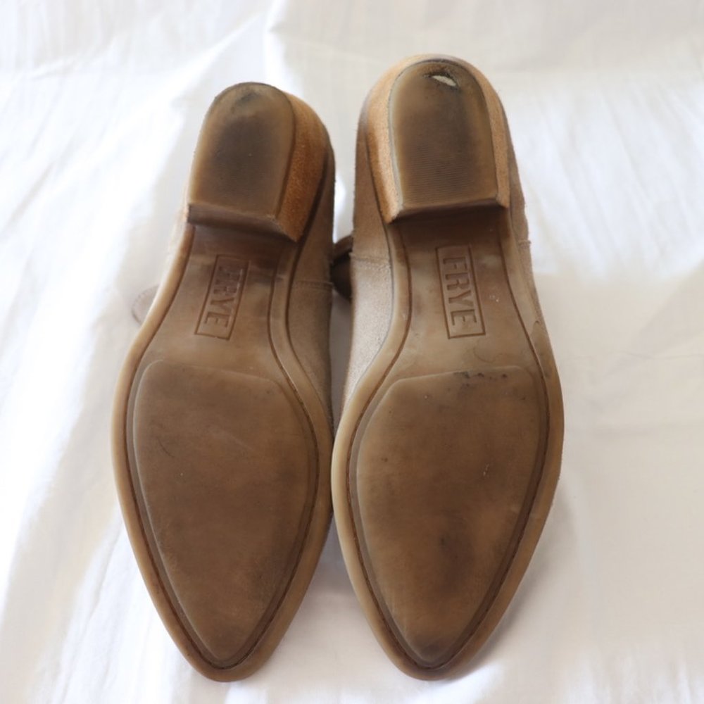 SOLD FRYE size 7.5 M Judith Ash Beige Suede Leather Ankle short Boots 3470015 - Picture 9 of 9